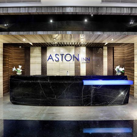 Aston Inn Pandanaran Semarang Exterior photo