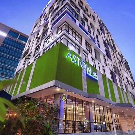 Aston Inn Pandanaran Semarang Exterior photo