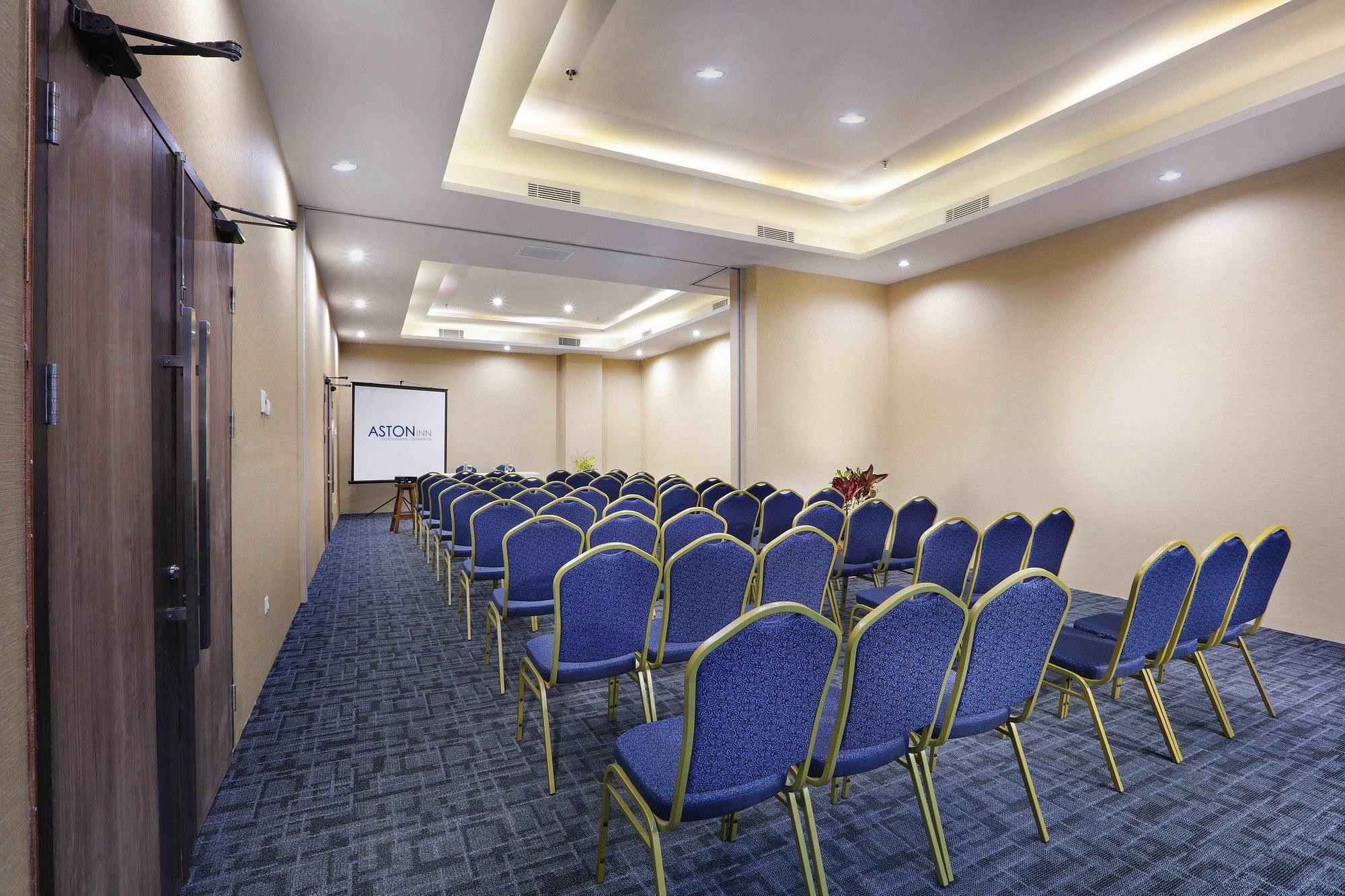 Aston Inn Pandanaran Semarang Exterior photo