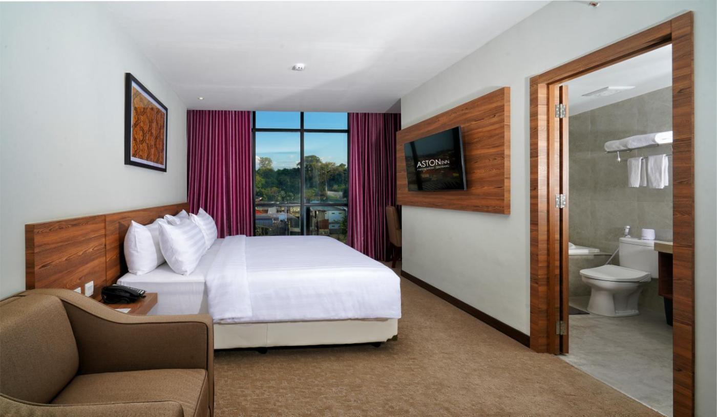 Aston Inn Pandanaran Semarang Exterior photo