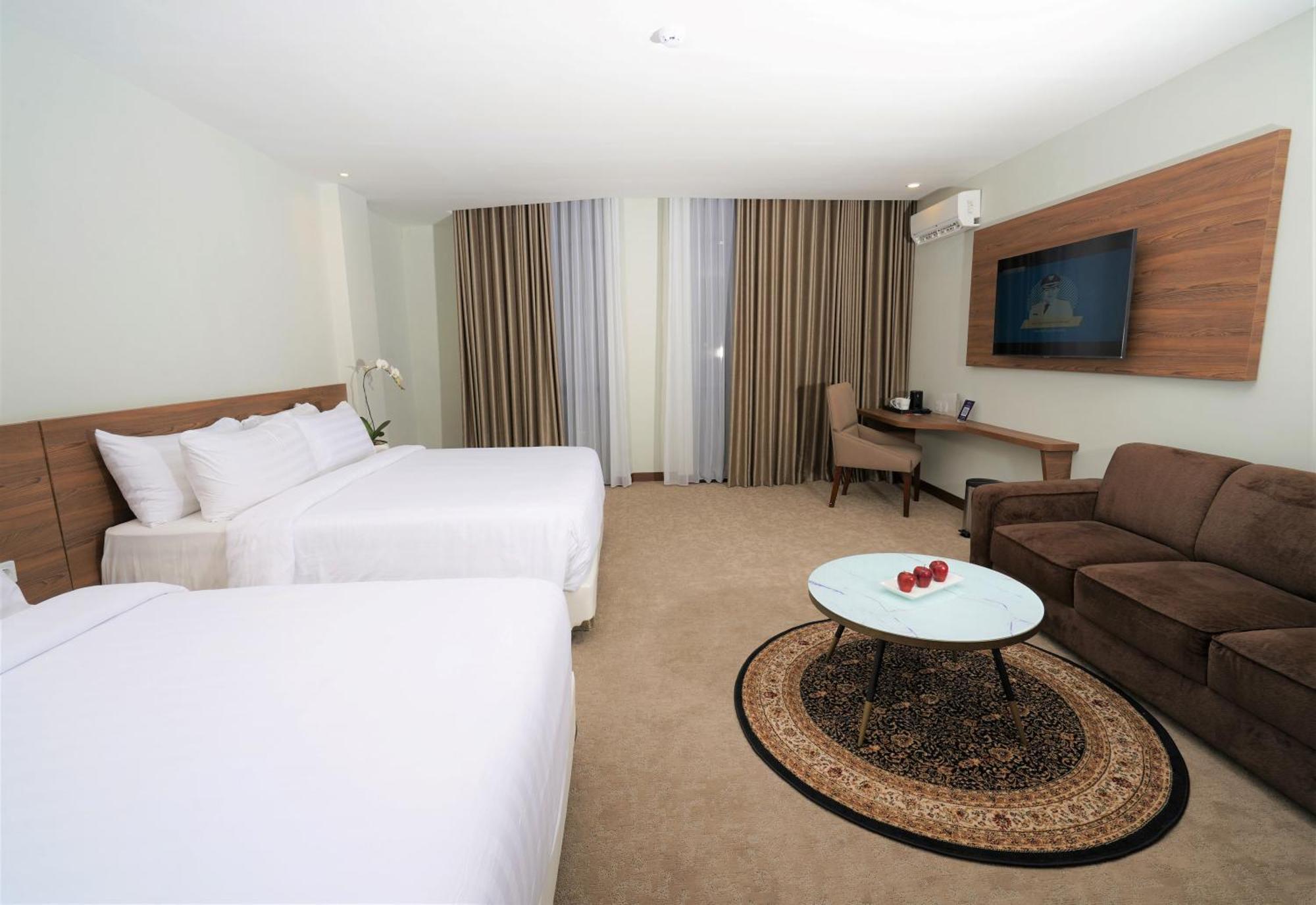 Aston Inn Pandanaran Semarang Exterior photo