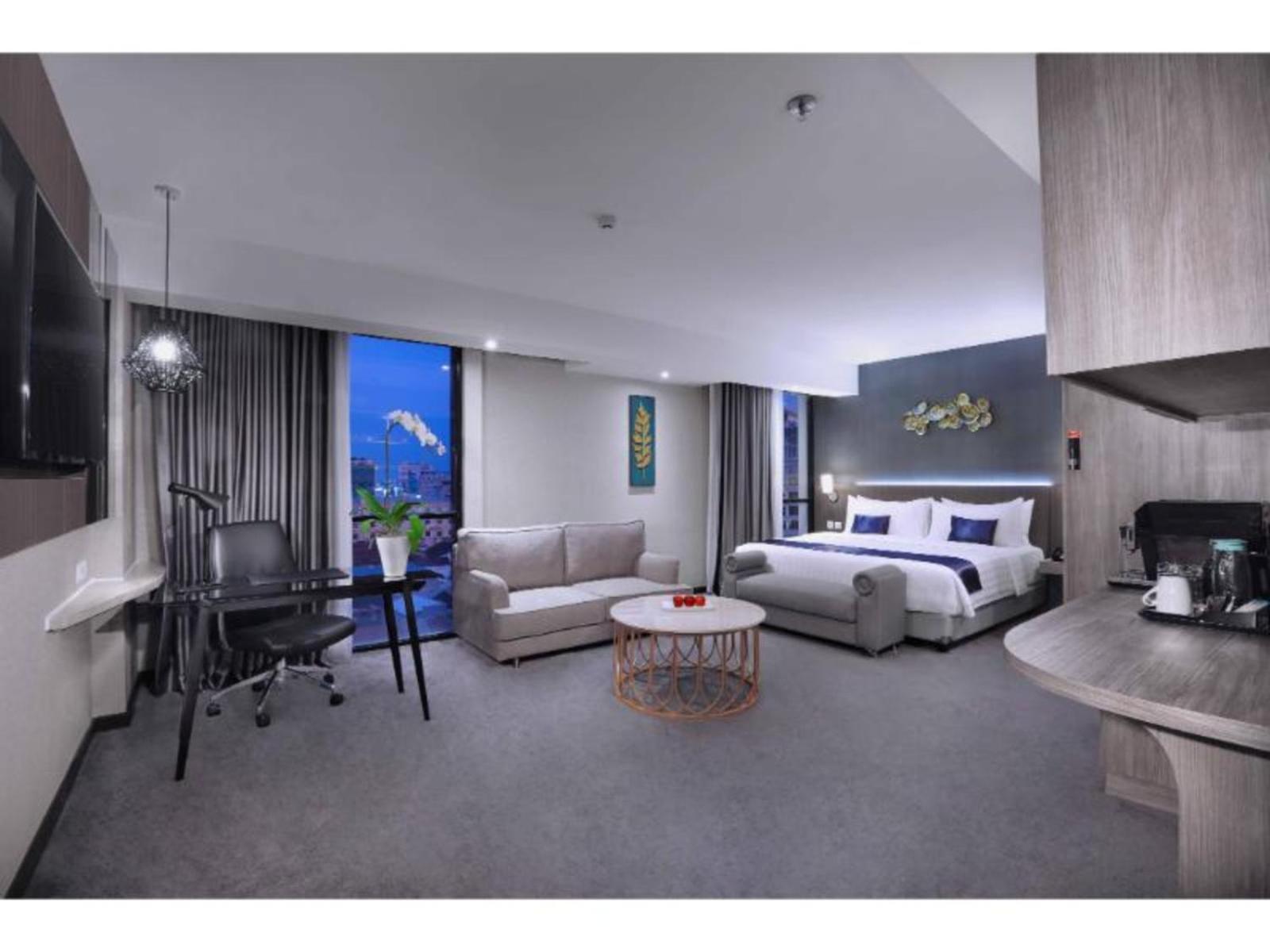 Aston Inn Pandanaran Semarang Exterior photo